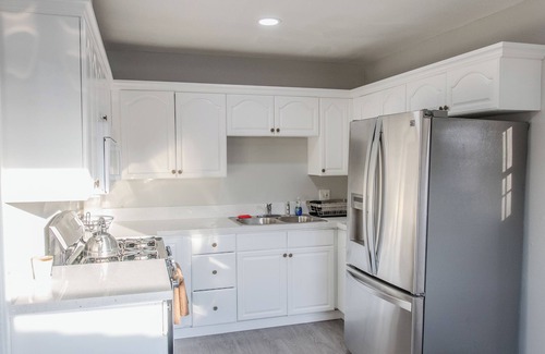 Downtown Riverside House | Cozy, Private, & Safe 3 Bed Home - 2 Min from DTR & UCR