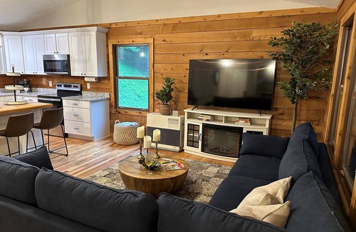 Banner Elk Cabin | Cozy private Sugar Mountain cabin located near Skiing, Hiking and more!