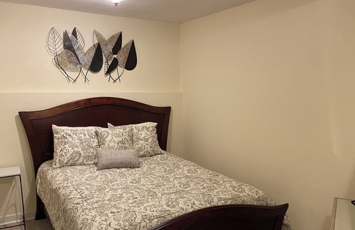 Maxwell Park Apartment | Cozy, Quaint, & Clean! Feels like home!