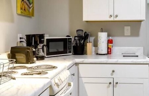 Atlanta House | Cozy & Quiet Basement Apartment near Downtown ATL