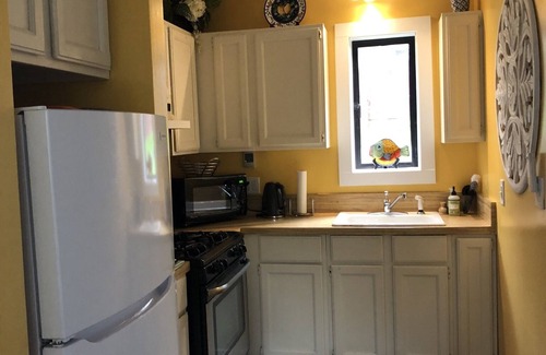 Almonte Cottage | Cozy Quiet Cottage Close to Trails, Wine Country and SF!
