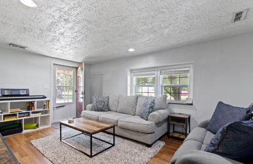 Indianapolis House | Cozy & Quiet Home Away from Home