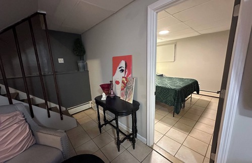 Wanskuck Hotel | Cozy Quiet Retreat 1BR w/WiFi, Parking & Laundry