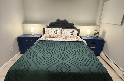 Wanskuck Hotel | Cozy Quiet Retreat 1BR w/WiFi, Parking & Laundry