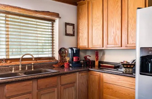 Voth House | Cozy ranch guest house on 300 acre Ranch, pets oknBig Thicket National Preserve