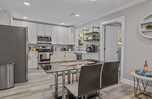 Charlotte House | Cozy ranch in great area close to everything