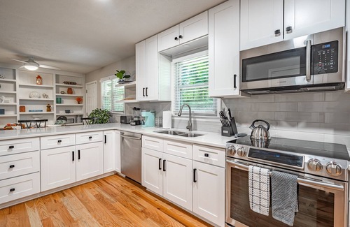Alpharetta House | Cozy Ranch, King Bds, Game Room, Backyard, Dogs OK