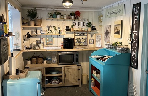 Houghton Lake House | Cozy - recently renovated unit 2 Queen beds