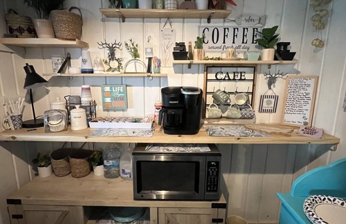 Houghton Lake House | Cozy - recently renovated unit 2 Queen beds