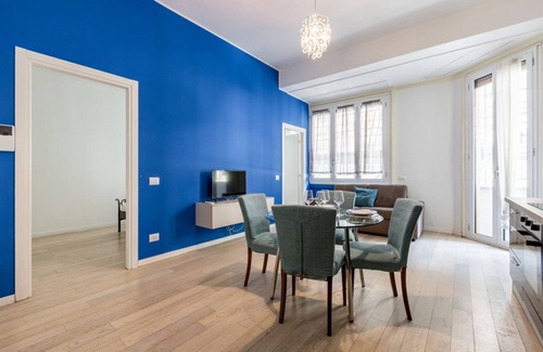 Central Station Apartment | Cozy renovated 52sqm apartment located on the first floor of a Milanese building with lift (with 4 steps to climb at the entrance). The property is located in a quiet and residential neighborhood, but at the same time a few steps from the Central Station