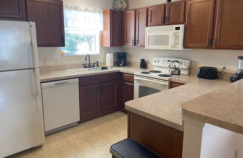 Duval House | Cozy Rental in The Villages, Pet-Friendly, Close to Shopping & Entertainment