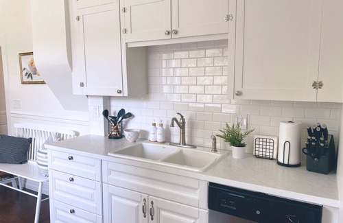 Spokane House | Cozy restored farmhouse on the river! Hot tub, wildlife, trails!