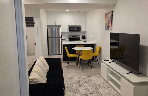 Northwest Edmonton Apartment | Cozy retreat