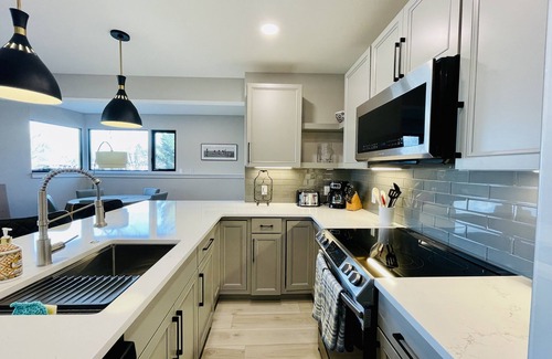 Alta Vista Area Apartment | Cozy retreat close to Old Town Arvada and Ralston Creek. Pet friendly.