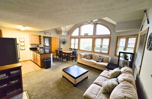 Woodstock Resort | Cozy Retreat in Woodstock, NH - Ski & Golf