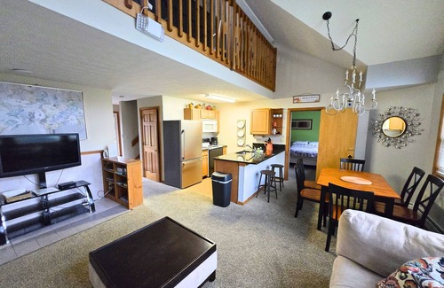 Woodstock Resort | Cozy Retreat in Woodstock, NH - Ski & Golf