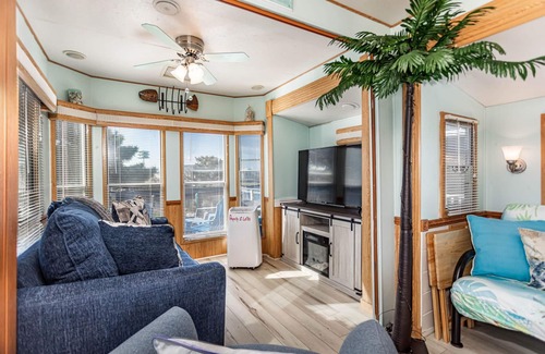 Sandbridge House | Cozy Retreat! Private Dock! Sandbridge Beach Access! WINTER RENTAL AVAILABLE