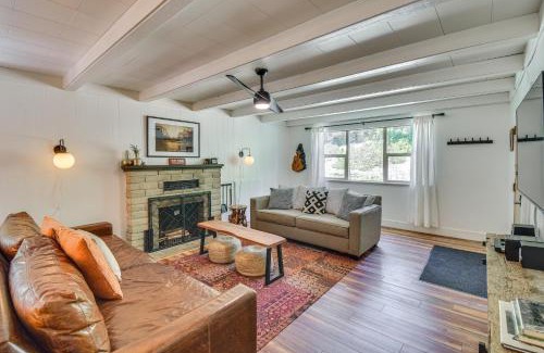 Strawberry House | Cozy Retreat with Deck about 2 Mi to Pinecrest Lake!