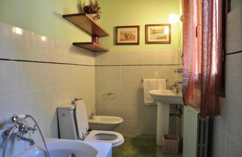 Gattaia House | Cozy Retreat with Pool and Stunning Views in Gattaia