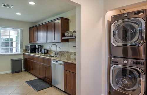 West Hills House | Cozy retreat with two master bedrooms & king beds