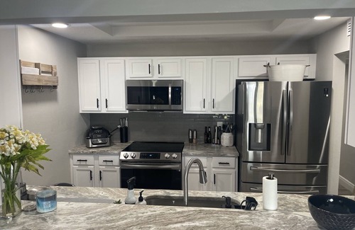 Fort Myers Condo | Cozy Riverfront Gem