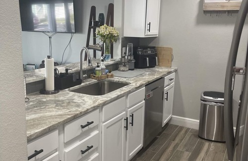 Fort Myers Condo | Cozy Riverfront Gem