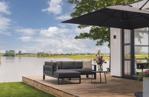 Maurik House | Cozy Riverside Escape