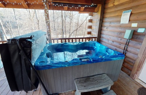 Logan Cabin | Cozy & Romantic cabin in Hocking Hills