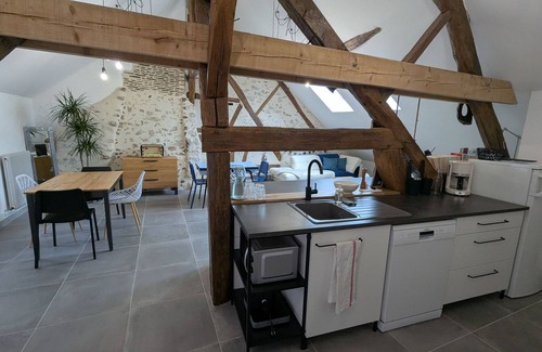 Briare Bed & Breakfast | Cozy room in Briare, city center, ideal for cyclists