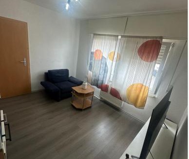 Oberdorla House | Cozy Room in Central Raunheim