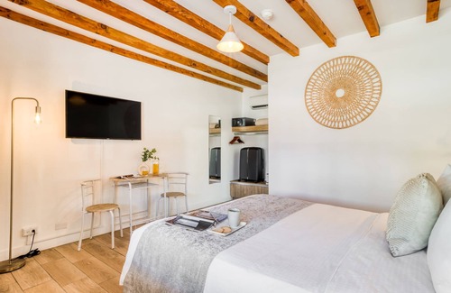 Playa Ensenada Apartment | Cozy Room in Gorgeous Beach House: Pool & Jacuzzi