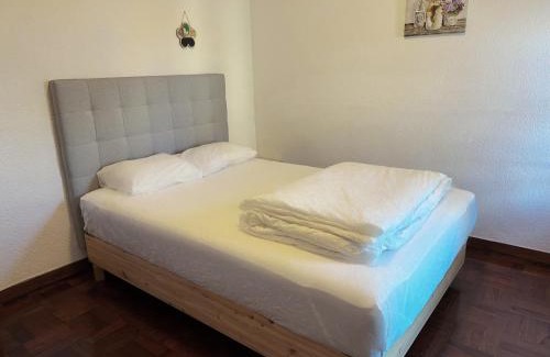 Olivais House | Cozy Room near Metro & Airport