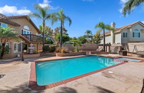 Corona House | Cozy room w pool/spa/gym access & panoramic view of the city! Mins from Disney!