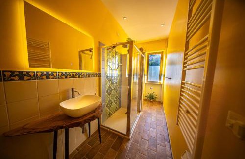 Fratta Bed & Breakfast | Cozy Room with Terrace, Ping Pong & Billiard Table