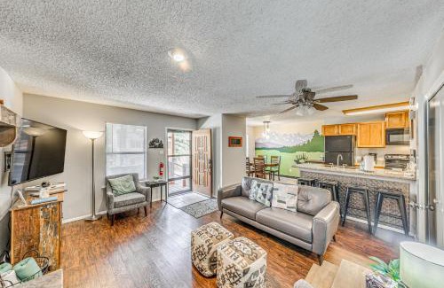 Ruidoso Apartment | Cozy Ruidoso Condo with Deck about 2 Mi to Cedar Creek!