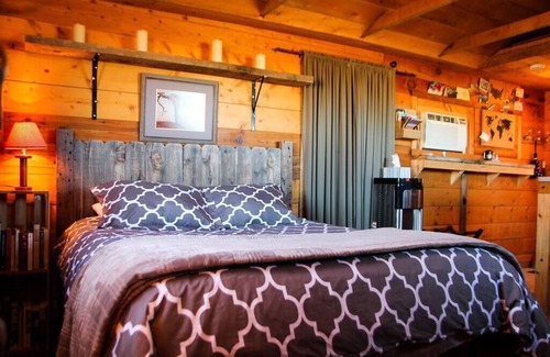 Cane Beds Cabin | Cozy Rustic Cabin on 400 Acres Zion & Bryce PRIVATE CANYON