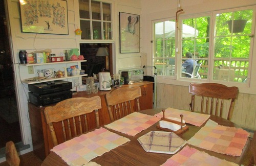 Glendale Cottage | Cozy rustic cottage minutes away from Tanglewood and Stockbridge center