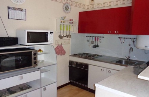 Amelie-les-Bains-Palalda Apartment | Cozy Studio in Amélie-les-Bains, Balcony, WiFi, Parking, Near Spa & Center