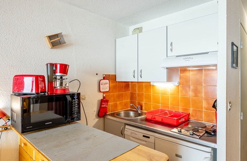 Montgellafrey Apartment | Cozy studio for 4 with balcony and TV in Saint-François-Longchamp