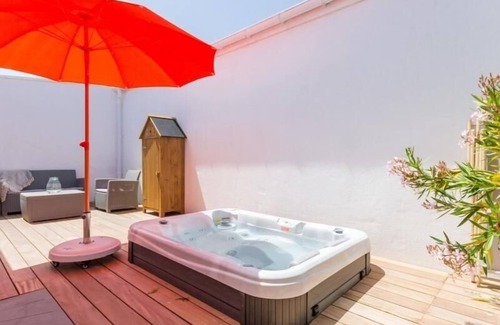 Pornic Cottage | Cozy Seaside Cottage with Spa, Close to Beach, Shops, and Train Station in Pornic