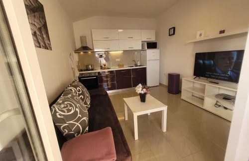 Mandre Apartment | Cozy seaside family apartment Iris in Mandre