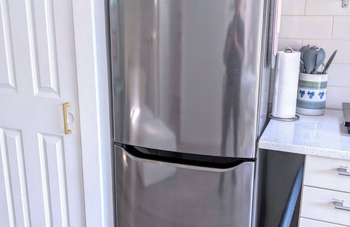 Marblehead Apartment | Cozy Seaside studio in charming Marblehead with AC, WiFi. Short walk to downtown