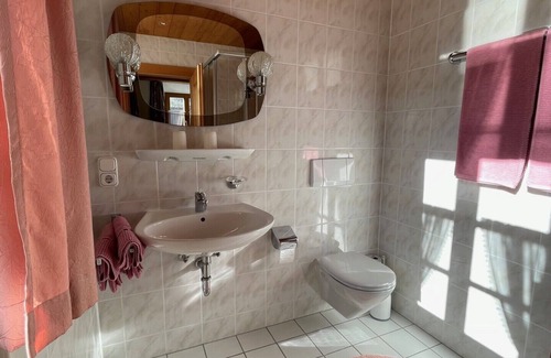 Fischbachau Other | Cozy self-catering room with a view of the Breitenstein