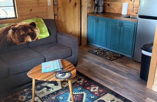 Sweetwater Cabin | Cozy serene cabin,Away from it all yet close to everything.