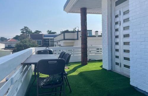 Jocheon House | Cozy Sinchon 2548