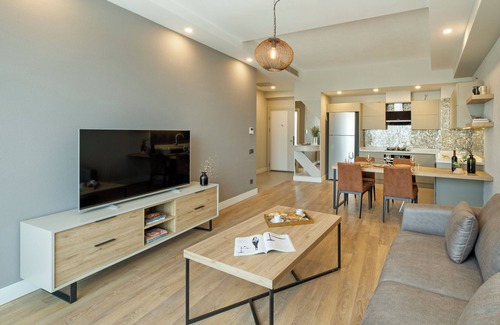 Lara Apartment | Cozy Sirius Town residence in Antalya with outdoor&indoor pools, fitness room