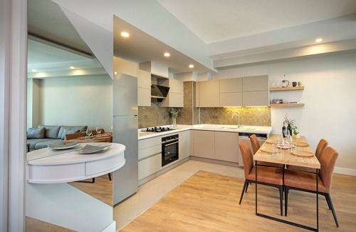 Lara Apartment | Cozy Sirius Town residence in Antalya with outdoor&indoor pools, fitness room