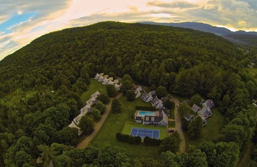 Waitsfield Cabin | Cozy Ski Condo in heart of Mad River Valley, Vermont - One Week ONLY!