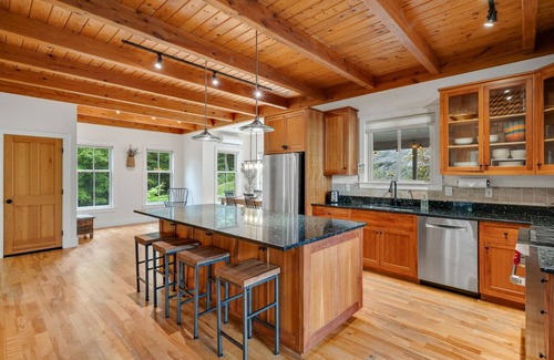 Richmond House | Cozy Ski House w/Sauna & Gym, Near Stowe, Burlington, Sugarbush