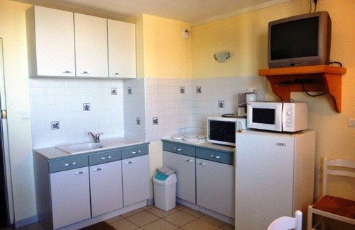 Arette Apartment | Cozy Ski-In/Out Apartment for 6 - Stunning Valley Views, Free Parking, Modern Amenities